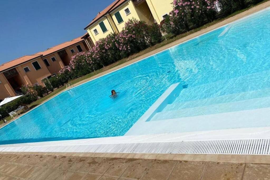 Residence Baia Delle Mimose Badesi Eksteriør billede