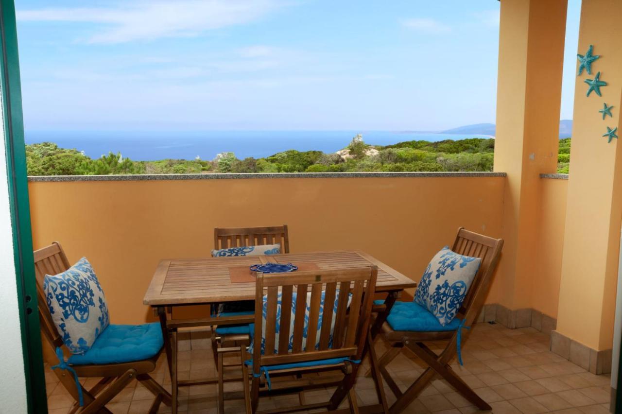 Residence Baia Delle Mimose Badesi Eksteriør billede